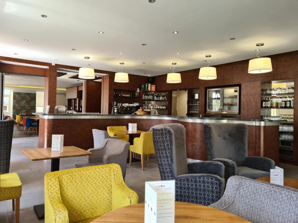 Hotel La Guimbarde Morteau Esterno foto