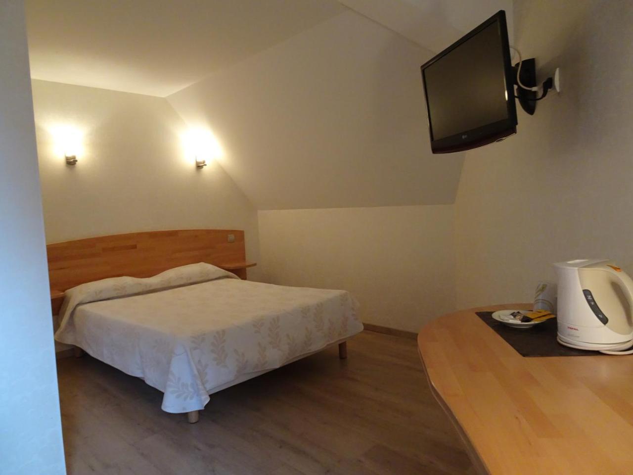 Hotel La Guimbarde Morteau Esterno foto