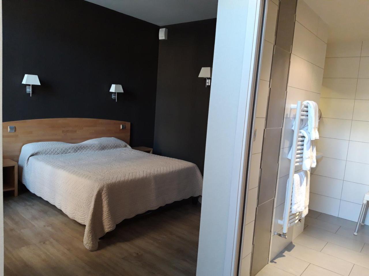 Hotel La Guimbarde Morteau Esterno foto