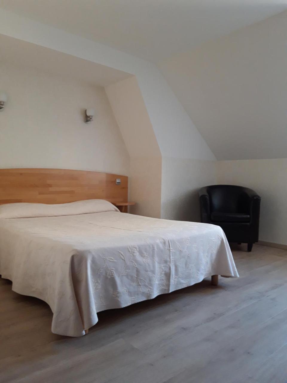 Hotel La Guimbarde Morteau Esterno foto