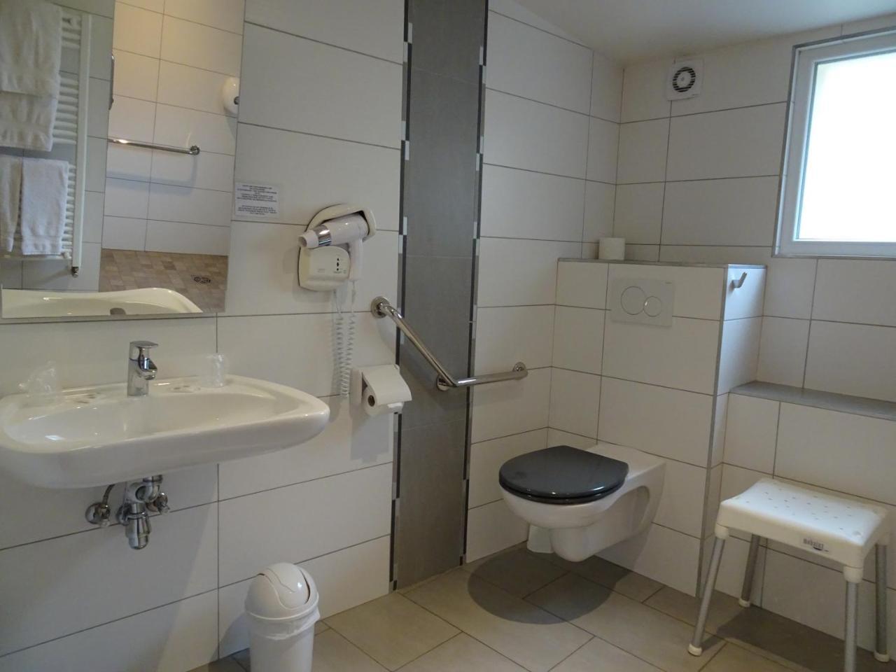 Hotel La Guimbarde Morteau Esterno foto
